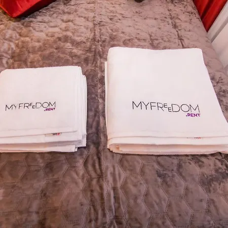 公寓 Myfreedom поруч із метро дарниця